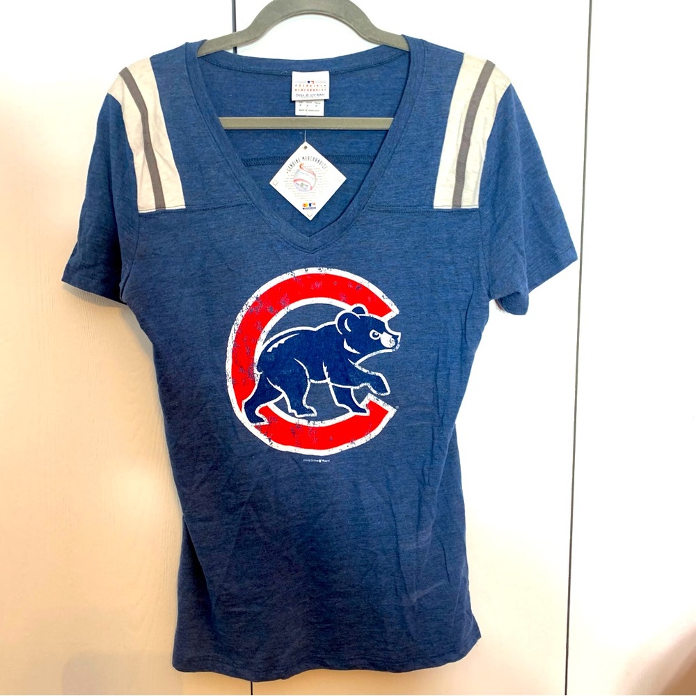 NWT. 5th & Ocean. Chicago Cubs varsity style tee. Blue with cubs logo. S…